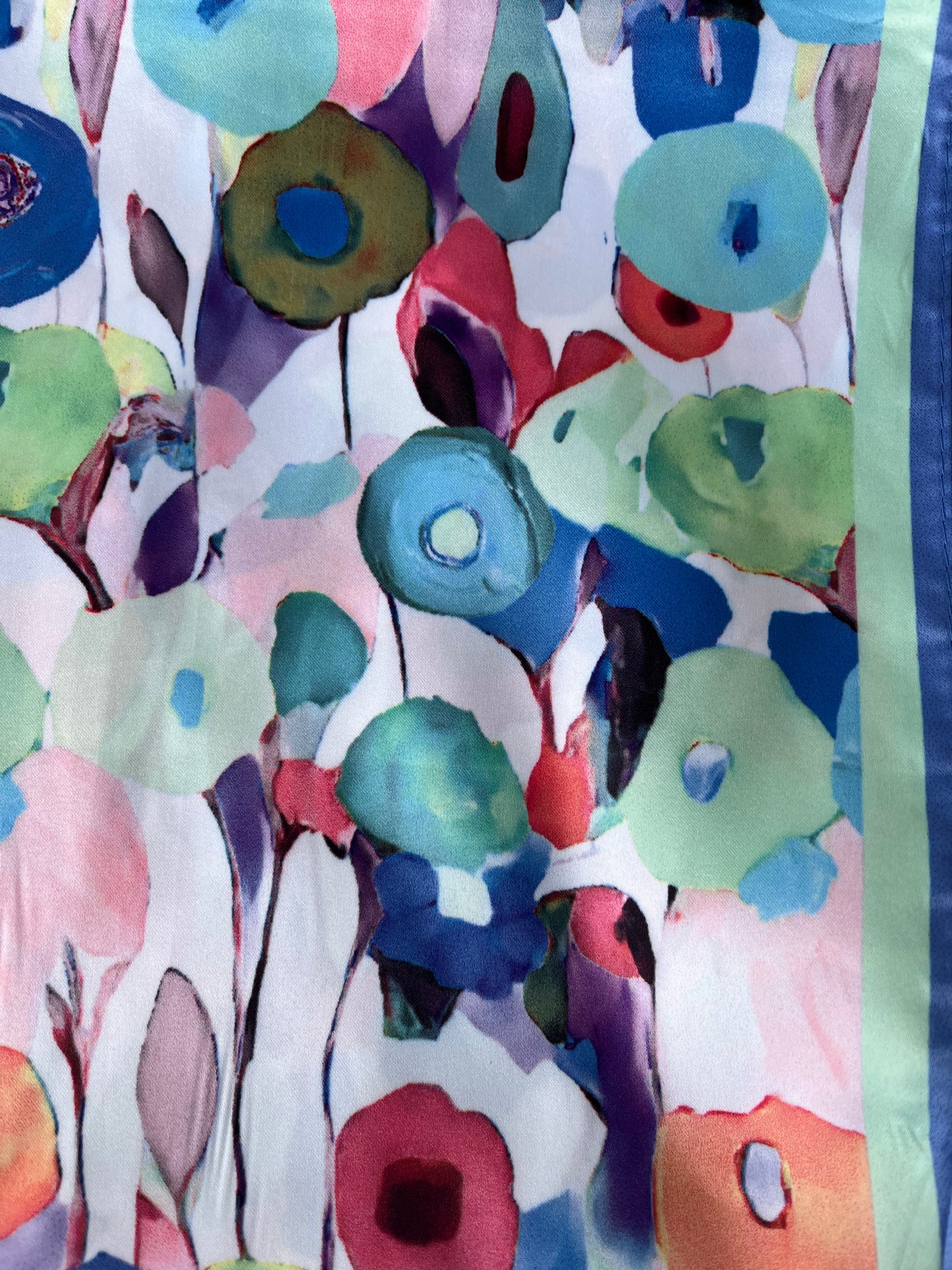 Tørklæde m. blomster 70 x 70 cm
