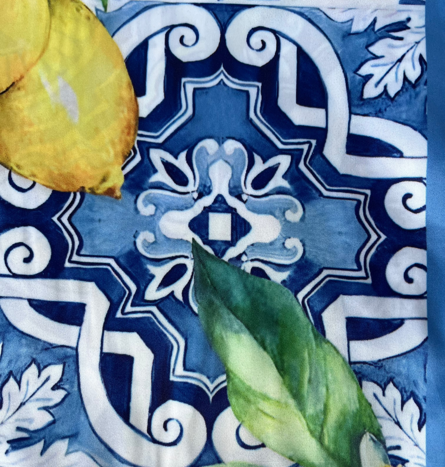 Tørklæde m. citron 70 x 70 cm