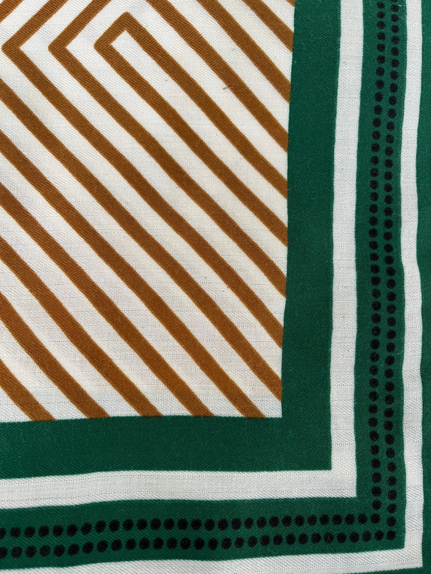 Tørklæde m. strib 70 x70 cm