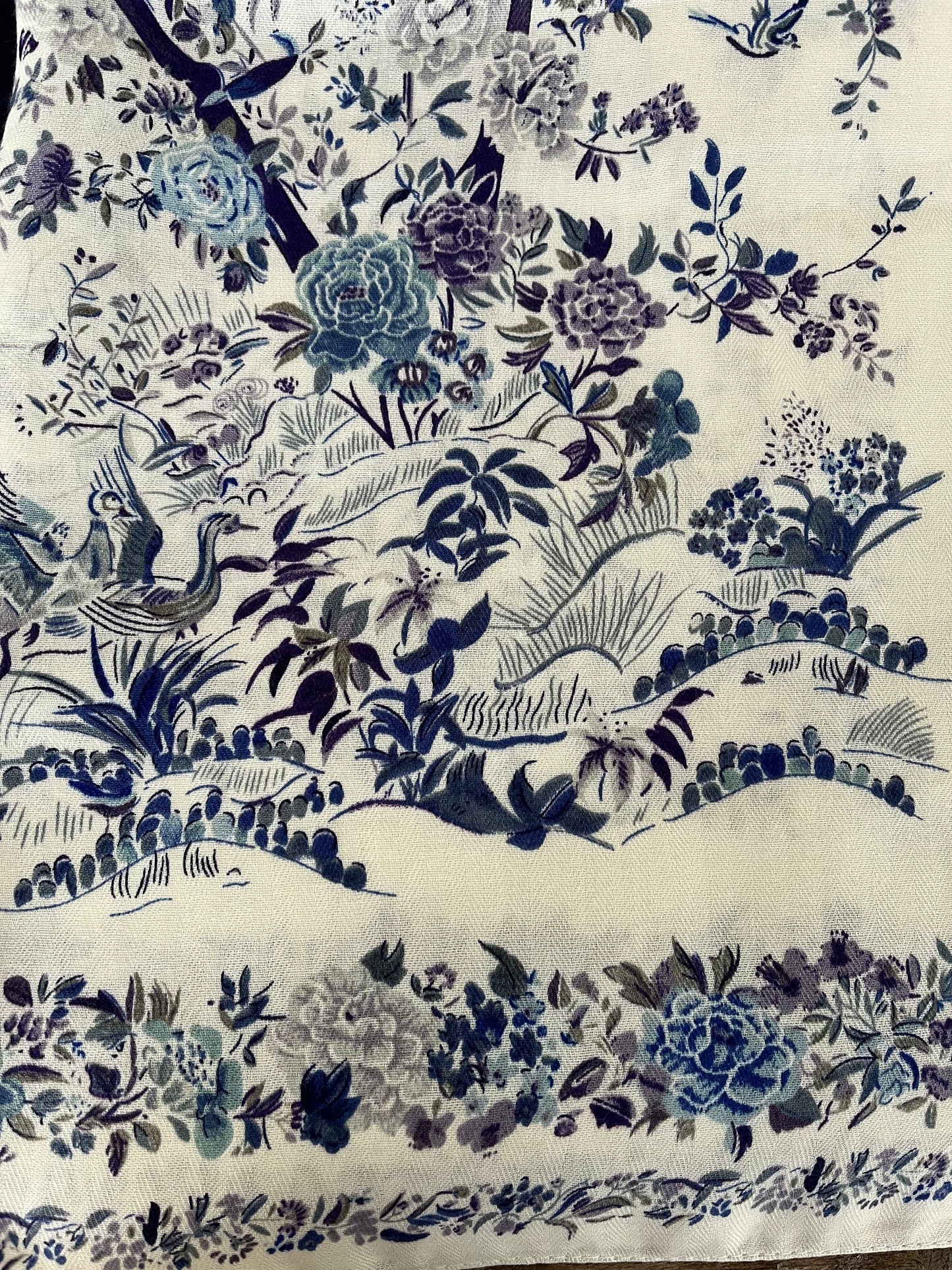 Tørklæde m. blomster 70 x 70 cm