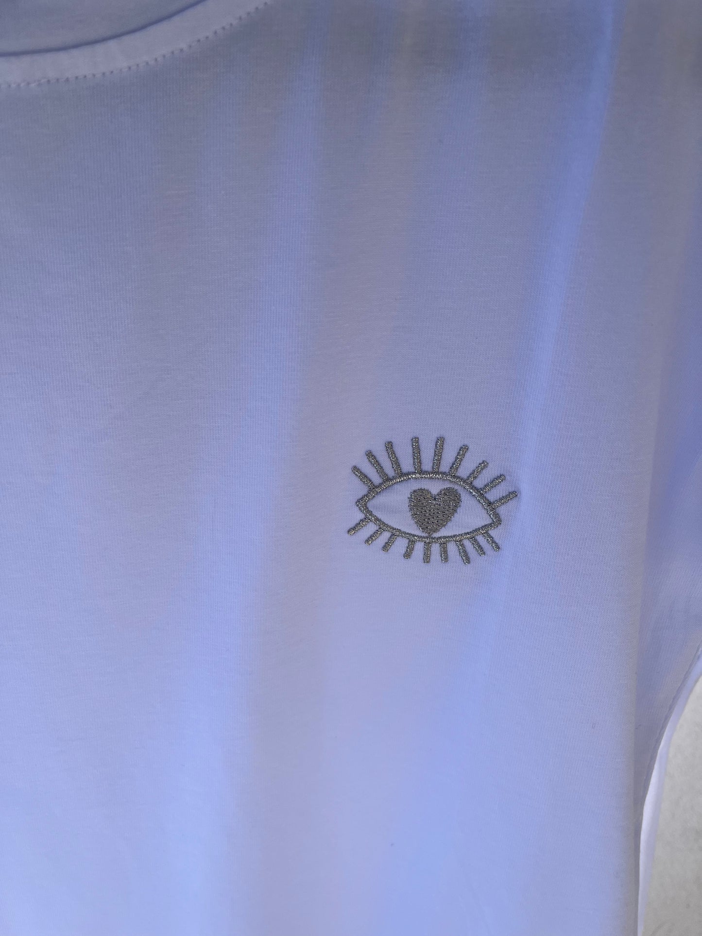 T-shirt m. øje