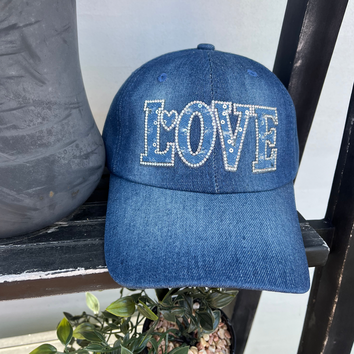 Cap m. LOVE og simili