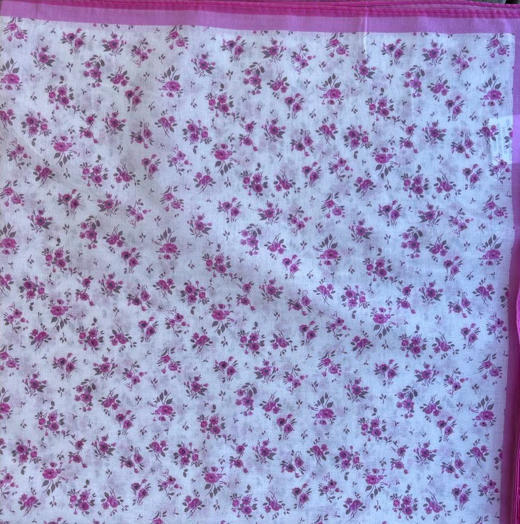 Tørklæde m. små blomster - 70 x 70 cm