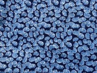 Tørklæde m. små blade og guld