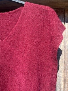 Vest i finstrik m. knapper i siden
