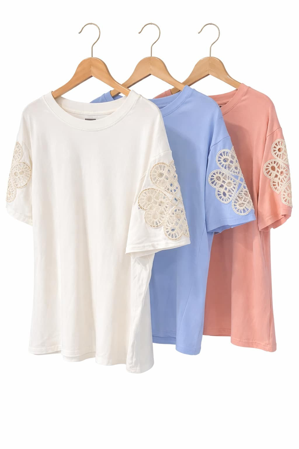 T-Shirt m. hul broderi