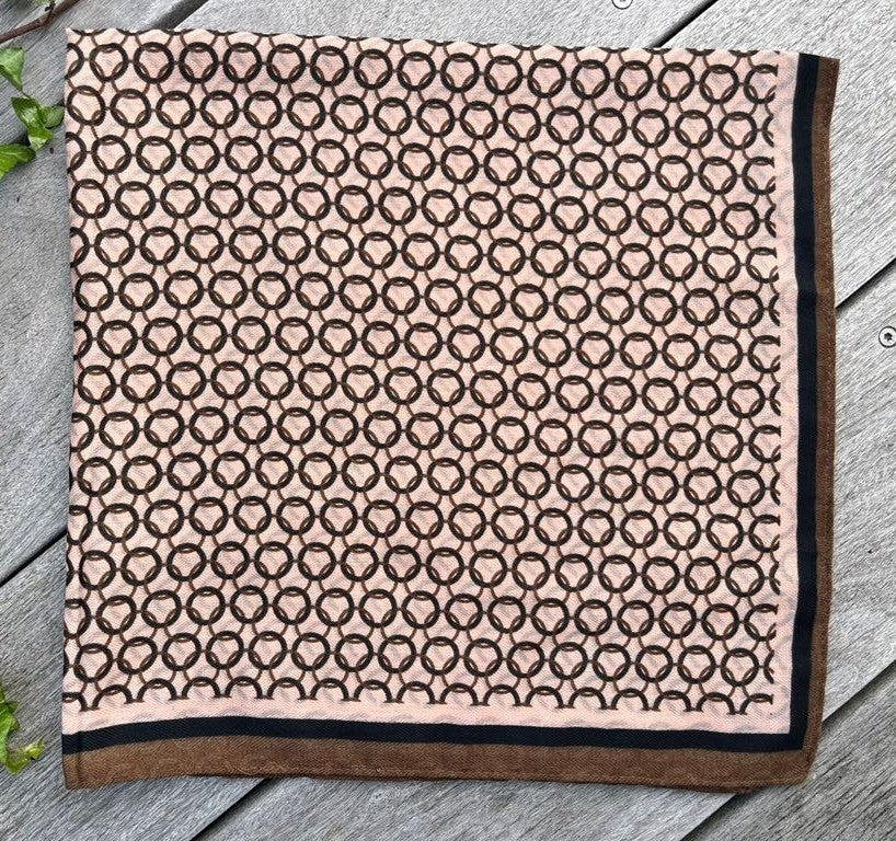Tørklæde m. cirkler - 70 x 70 cm