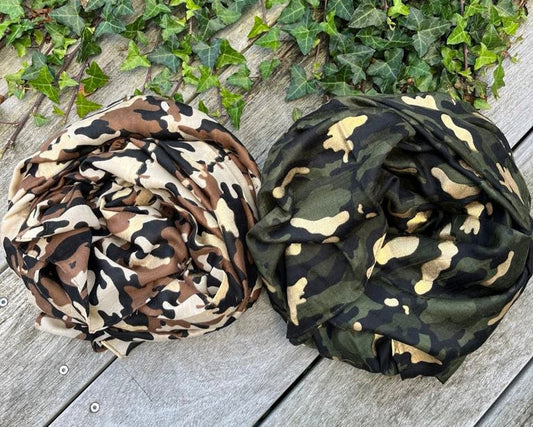 Tørklæde m. camouflage print og guld