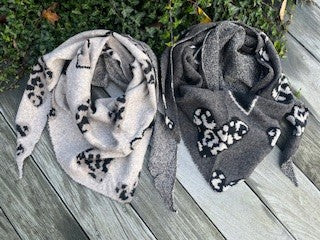 Halstørklæde m. leo hjerter