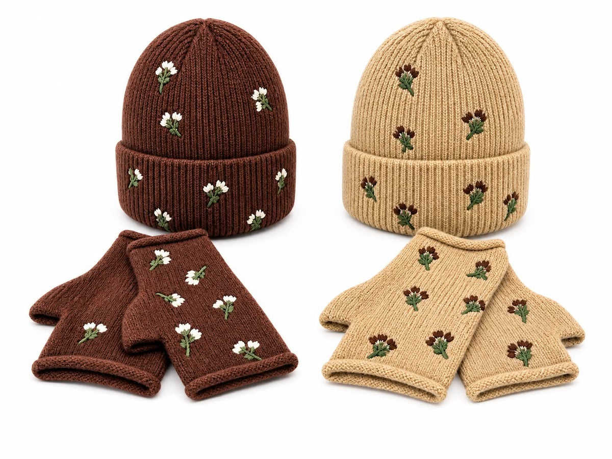 Hat, strik m. blomster