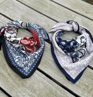 Tørklæde m. mønster - 70 x 70 cm