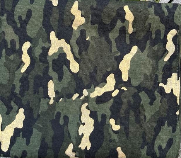 Tørklæde m. camouflage print og guld