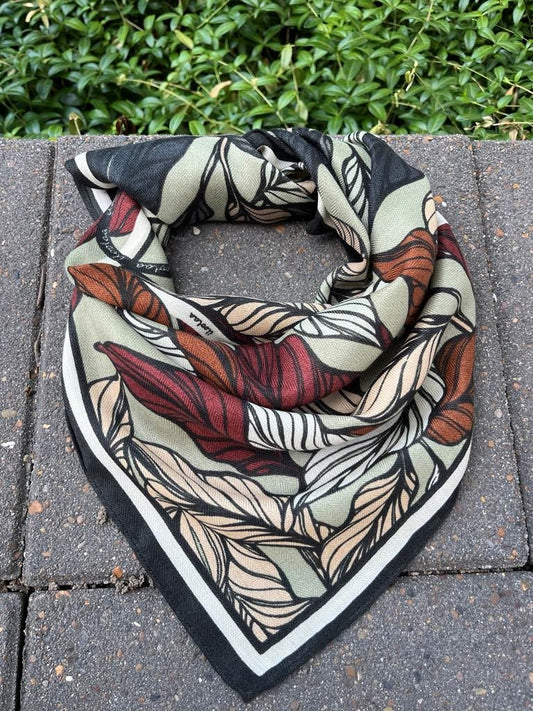 Tørklæde m. blade - 70 x 70 cm