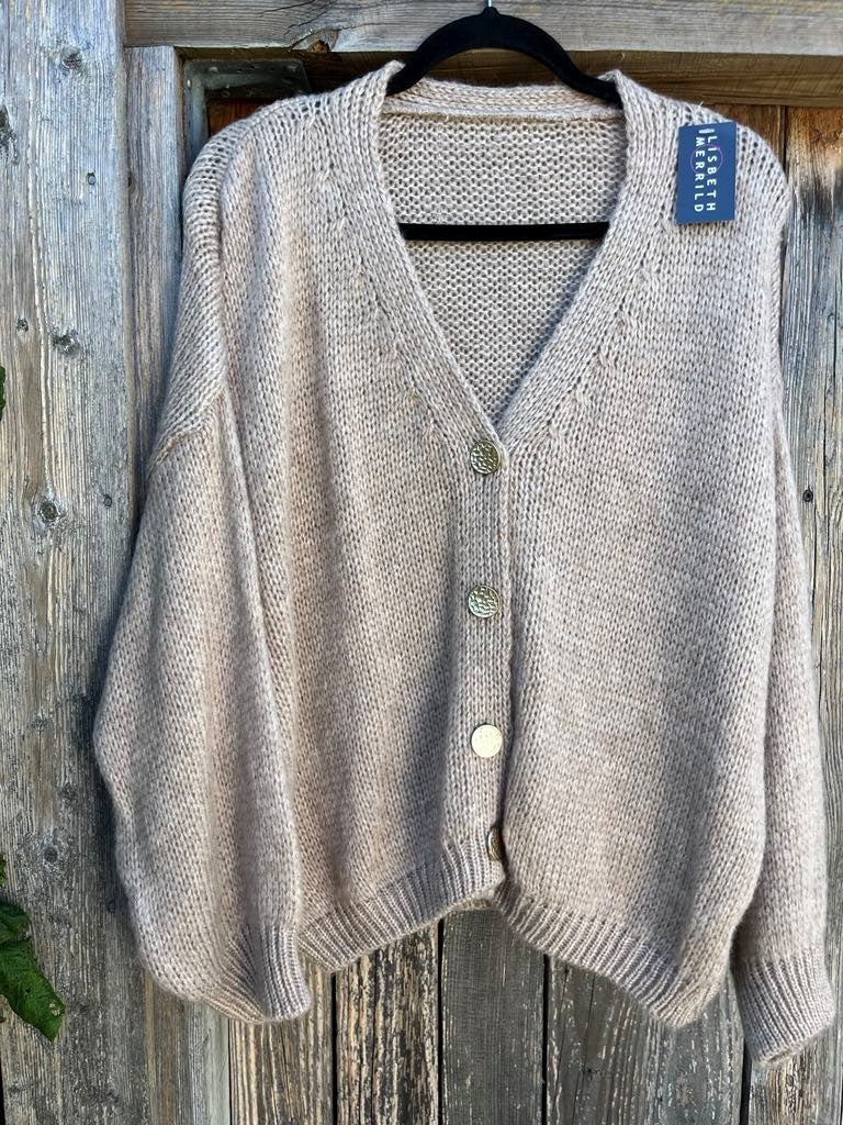 Cardigan, strik m. guld knapper