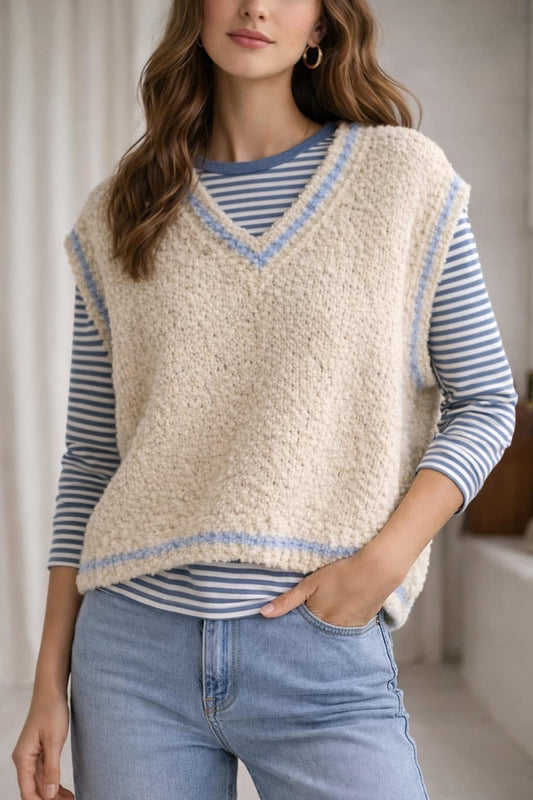 Vest i strik m. farvet stribe