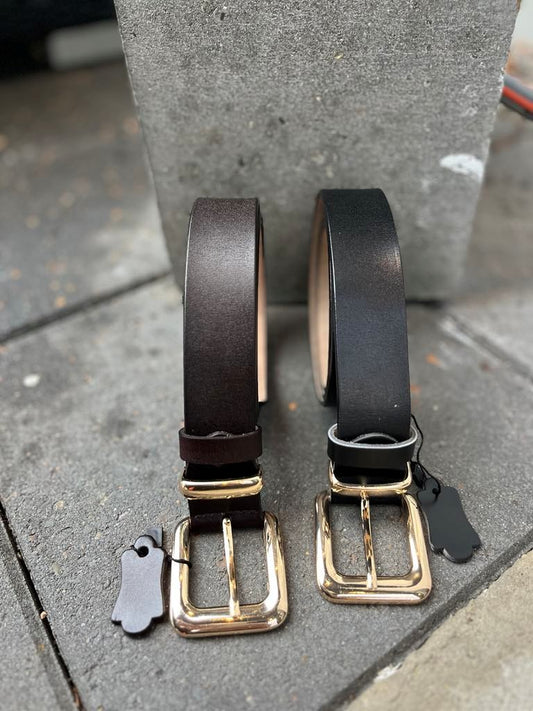 Bælte i læder m. guld spænde