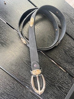 Bælte m. guld rosetter