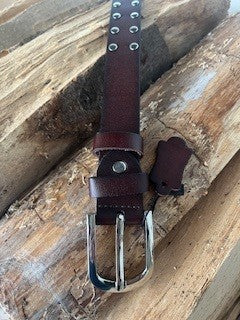 Bælte m. nitter, 100% læder