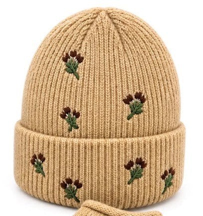 Hat, strik m. blomster