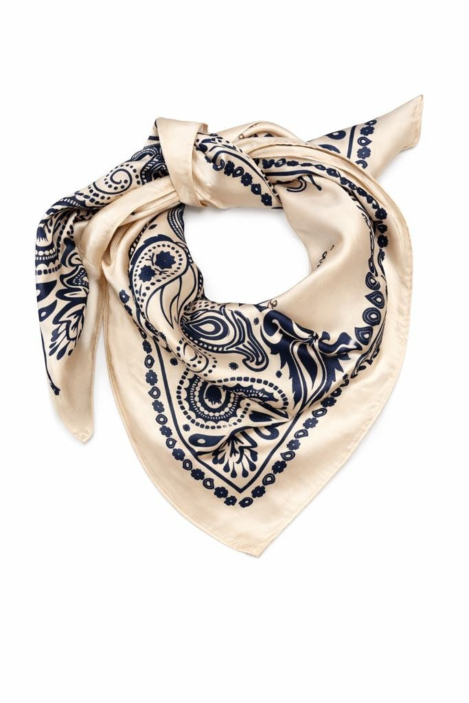 Tørklæde m. paisley - 70 x 70 cm