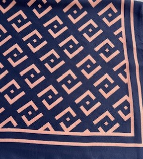 Tørklæde m. mønster - 70 x 70 cm