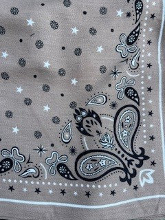 Tørklæde m. stjerner og mønster - 70 x 70 cm