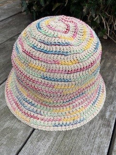 Hat m. multi strib