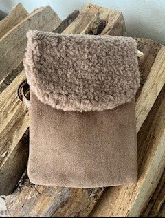 Mobil taske m. plys og ruskind look