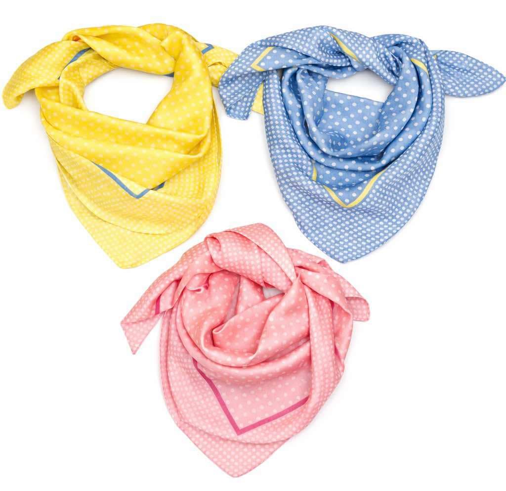 Tørklæde m. prikker - 70 x 70 cm