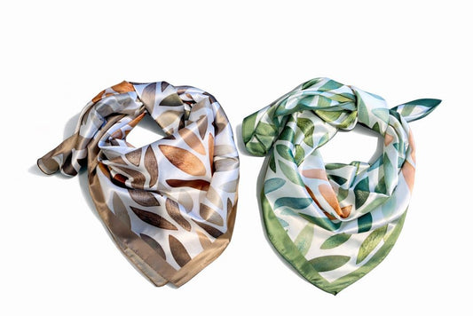 Tørklæde m. blade - 70 x 70 cm