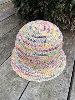 Hat m. multi strib