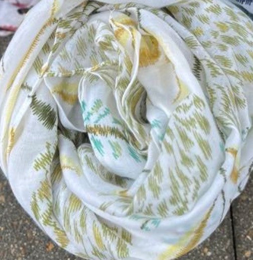 Tørklæde m. mønster og guld