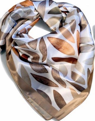 Tørklæde m. blade - 70 x 70 cm