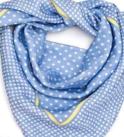 Tørklæde m. prikker - 70 x 70 cm